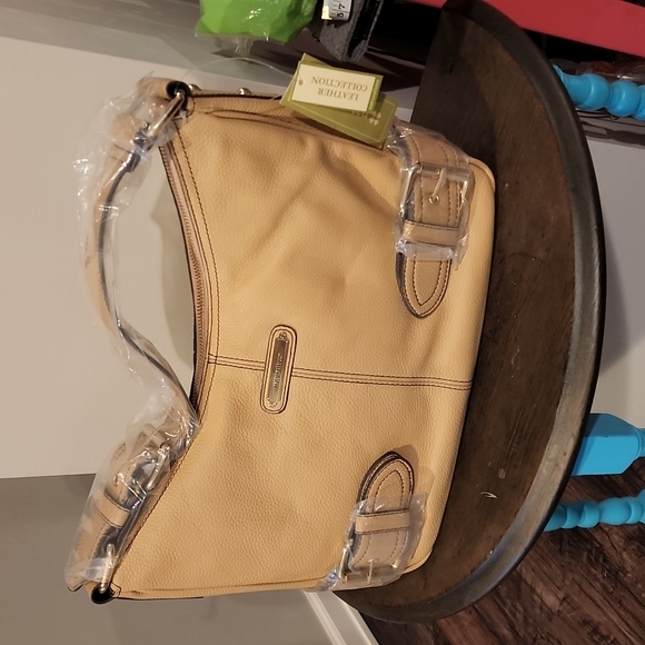 Naturalizer Handbags - NWT. Naturalizer. Leather sholder bag. Sand